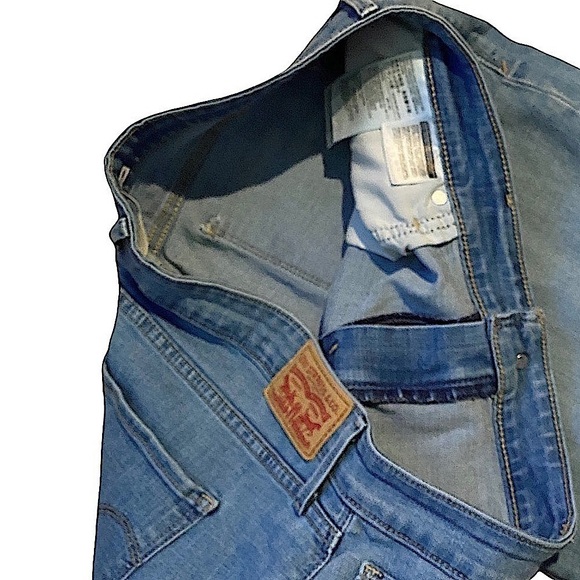 Levi’s Classic Mid-rise Skinny Jeans Women’s Size 18 Light Wash Like New - Picture 8 of 9